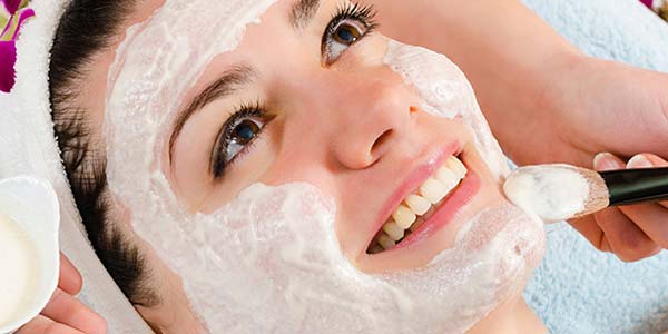 فواید لایه برداری پوست