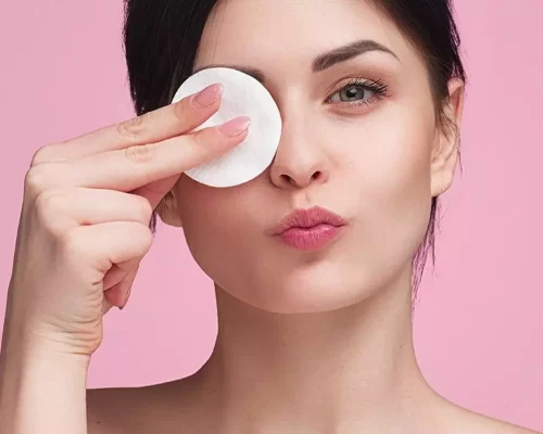 دستمال آرایشی: چرا لازم است از دستمال مرطوب آرایشی استفاده کنیم؟